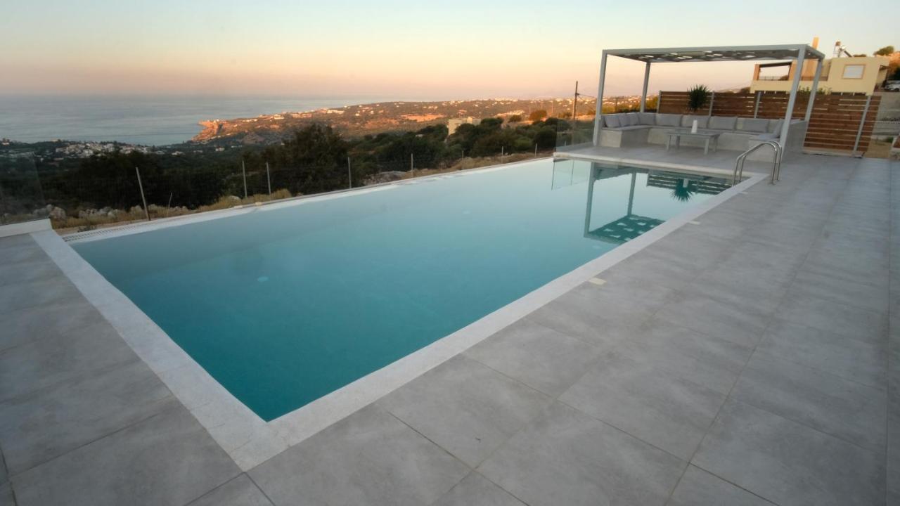 Eva East, With Infinity Pool & And Panoramic Sea View Gerani Chanion