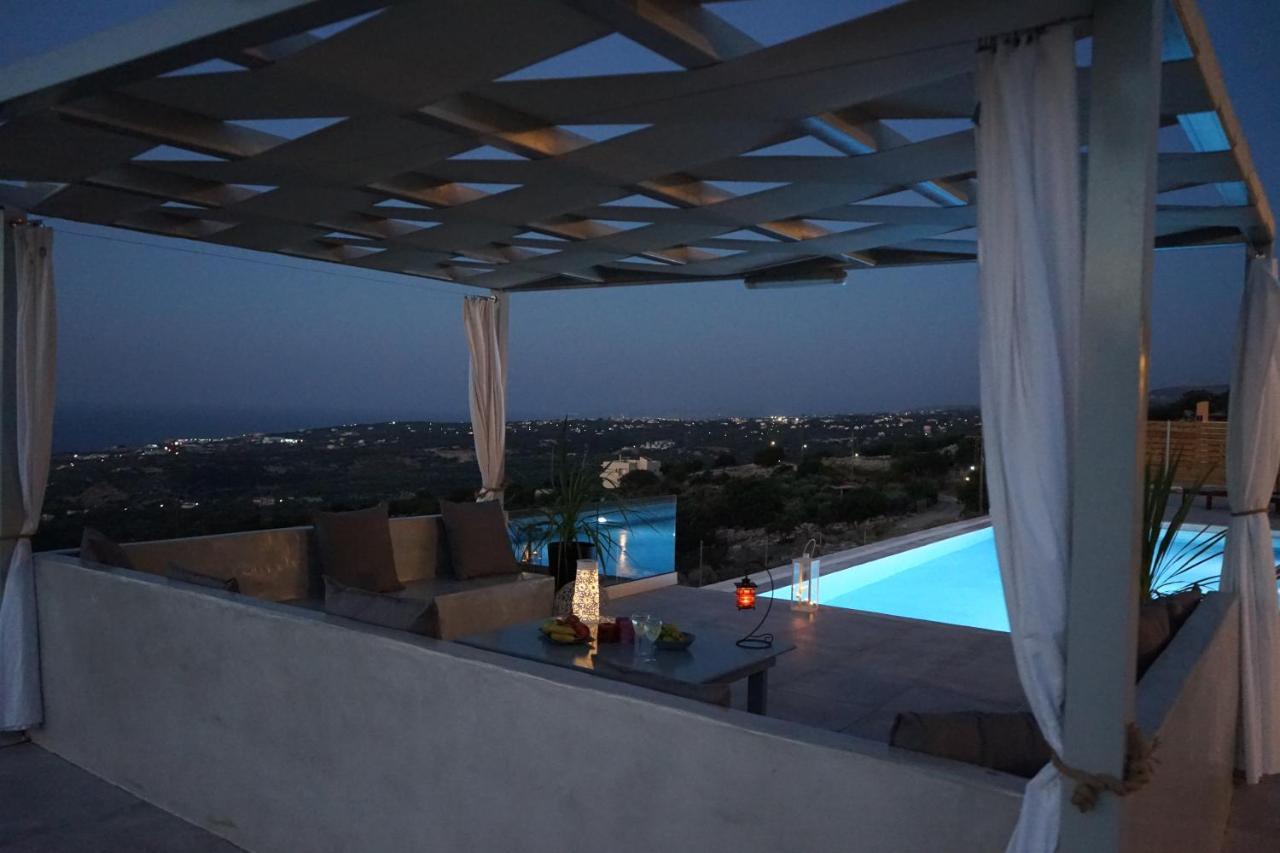 Eva East, With Infinity Pool & And Panoramic Sea View * Gerani Chanion