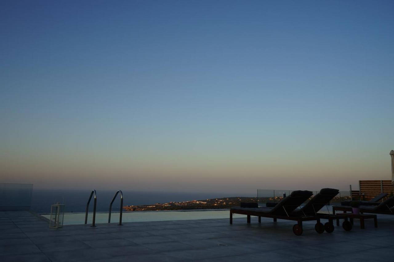 Eva East, With Infinity Pool & And Panoramic Sea View Gerani Chanion