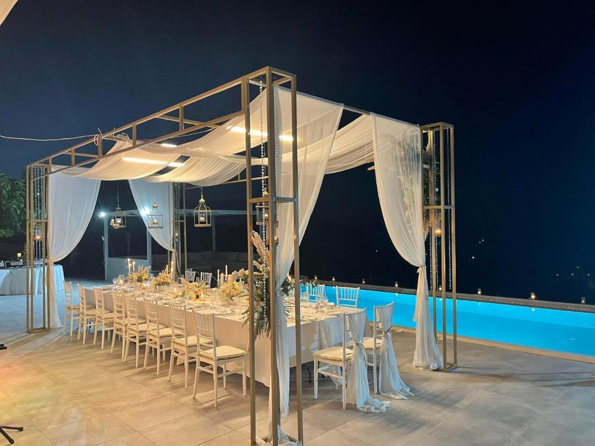 Villa Eva East, With Infinity Pool & And Panoramic Sea View